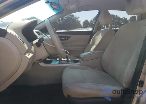 2015 Nissan Altima 2.5 z USA, uszkodzony, nr VIN 1N4AL3AP4FC421578